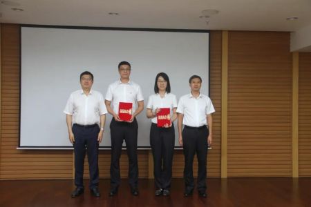 三等獎：風(fēng)險管理部、擔(dān)保業(yè)務(wù)三部.jpg